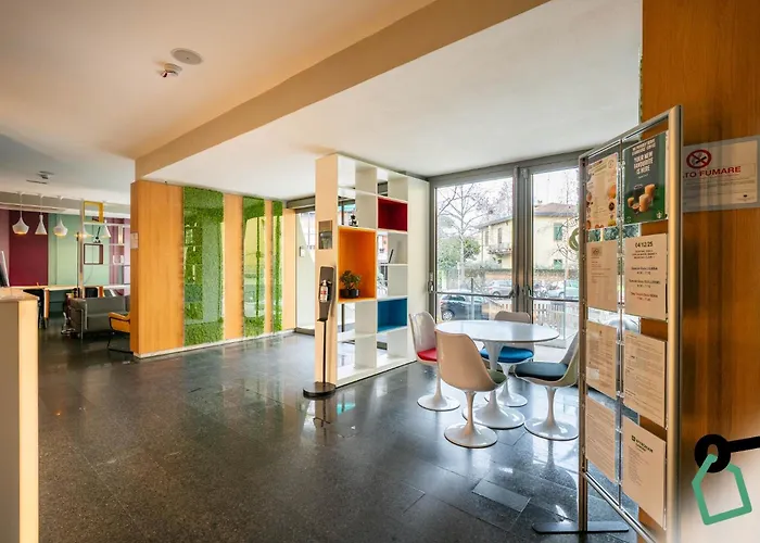 מלון Hotiday Peretola 4*